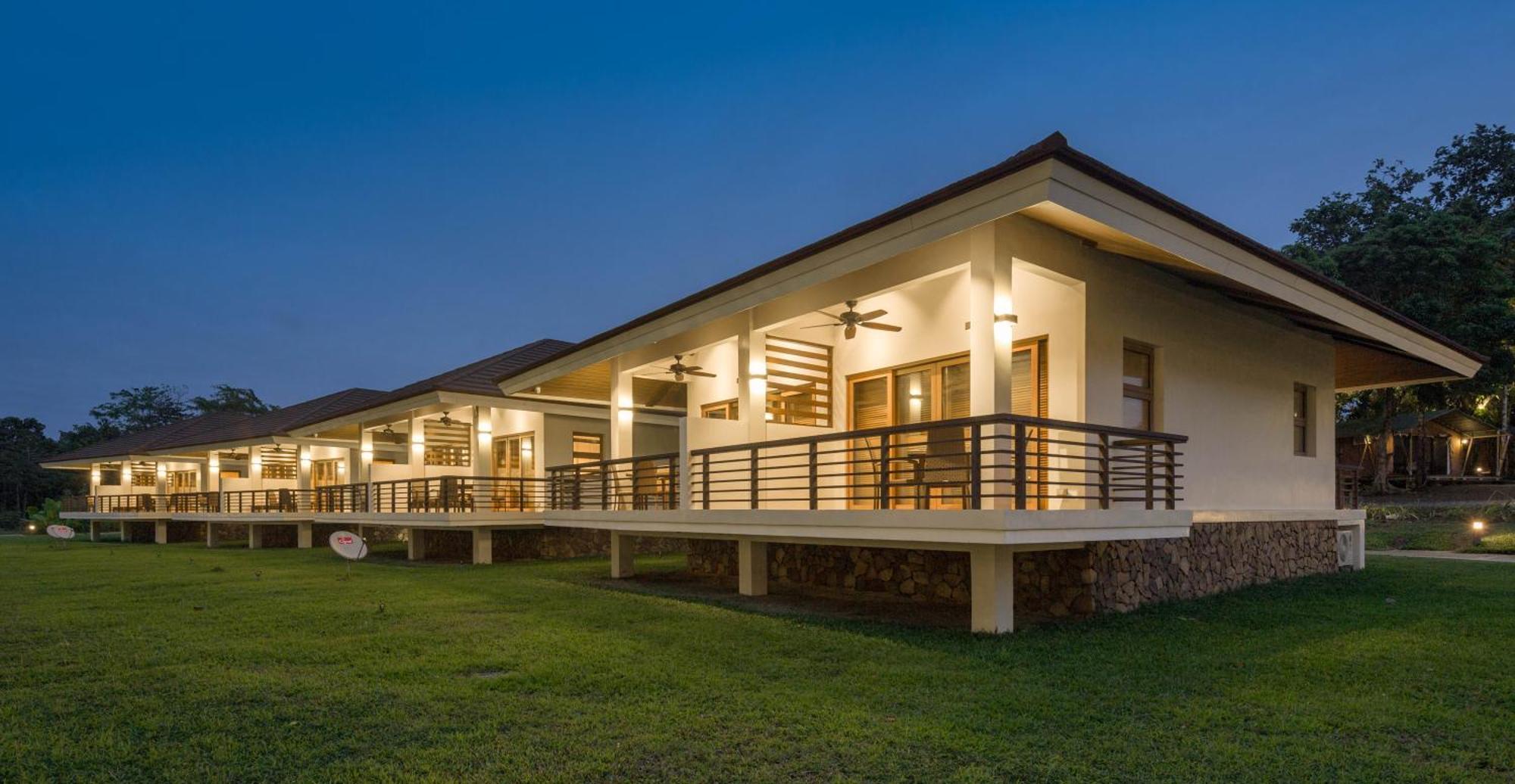 Solina Beach & Nature Resort Carles Экстерьер фото